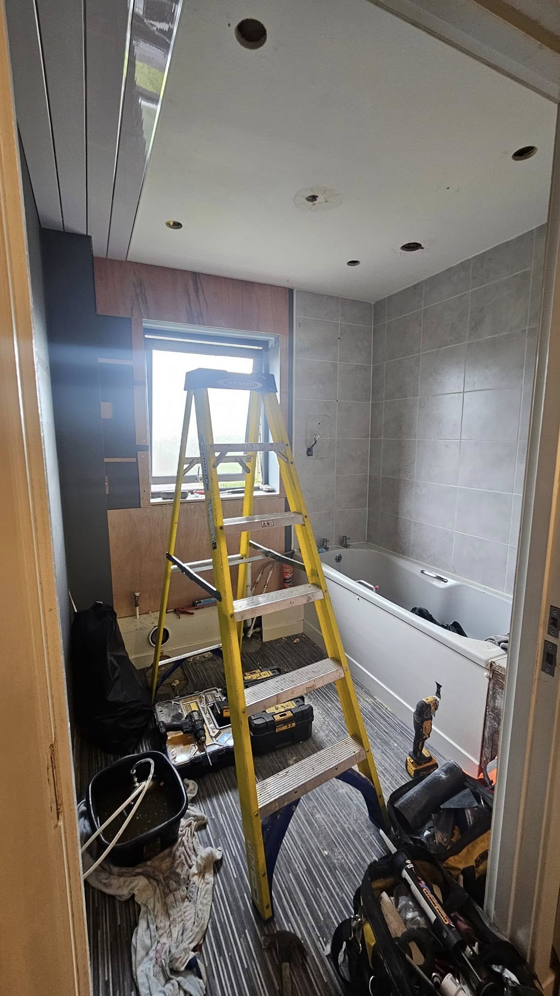 Plumbing , Bathroom fit in a HO based in Roth Cardifff