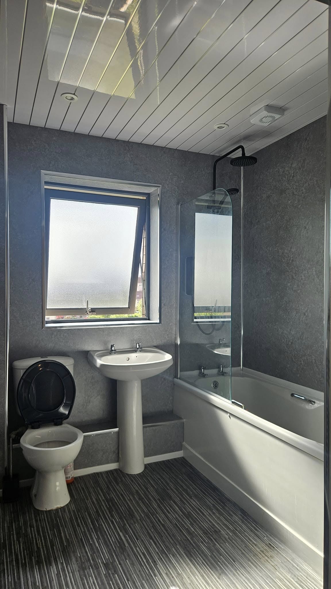 Plumbing , Bathroom fit in a HO based in Roth Cardifff